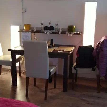 Csicsergo Apartman Lakas 아파트